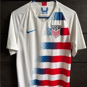 Nike men’s 2018 USA Home Soccer Jersey